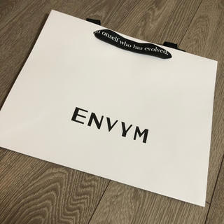アンビー(ENVYM)のENVYMのショップ袋〈中〉ショッパー！！美品(ショップ袋)