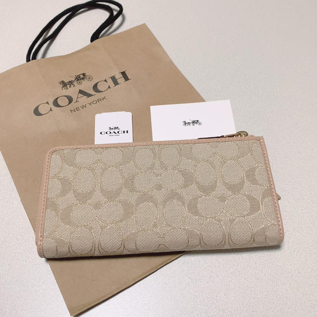 COACH(コーチ)の新品 最新モデル COACH 長財布 シグネチャー ヴィンテージ ピンクベージュ レディースのファッション小物(財布)の商品写真