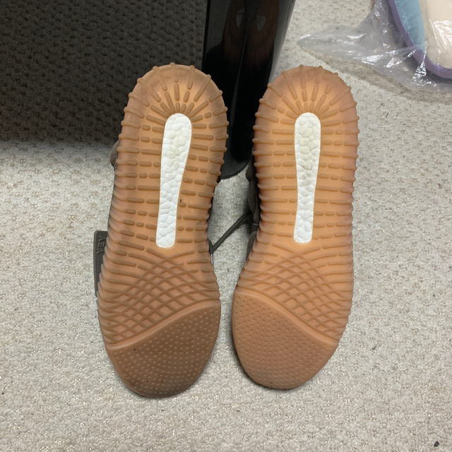 adidas(アディダス)のadidas YEEZY BOOST 750 LIGHT BROWN GUM メンズの靴/シューズ(スニーカー)の商品写真