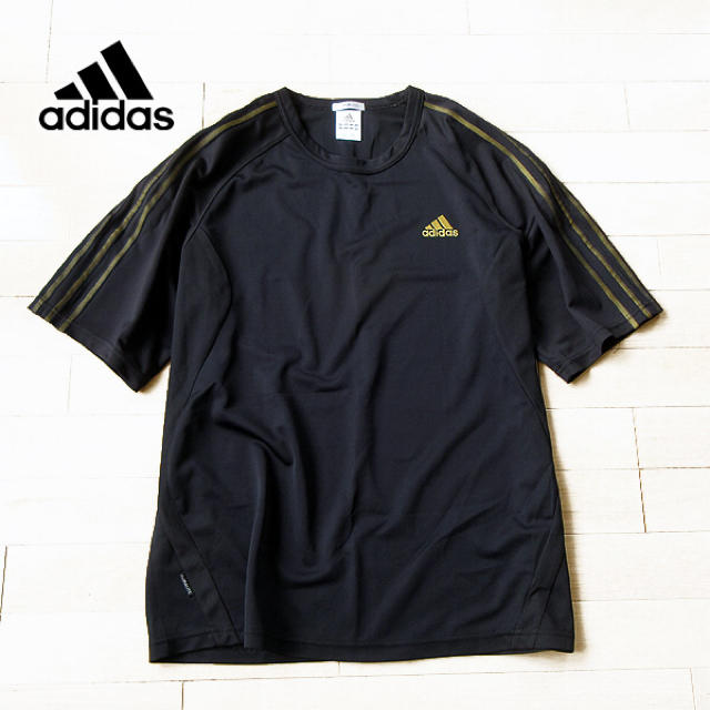 adidas(アディダス)の美品 Oサイズ アディダス メンズ 半袖Tシャツ ブラック×ゴールド メンズのトップス(Tシャツ/カットソー(半袖/袖なし))の商品写真