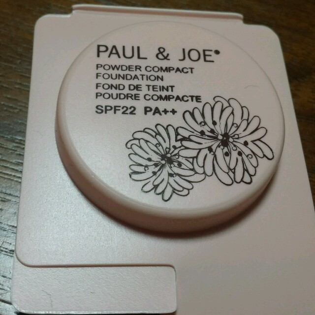 PAUL & JOE(ポールアンドジョー)のPAUL & JOE ファンデ コスメ/美容のベースメイク/化粧品(ファンデーション)の商品写真