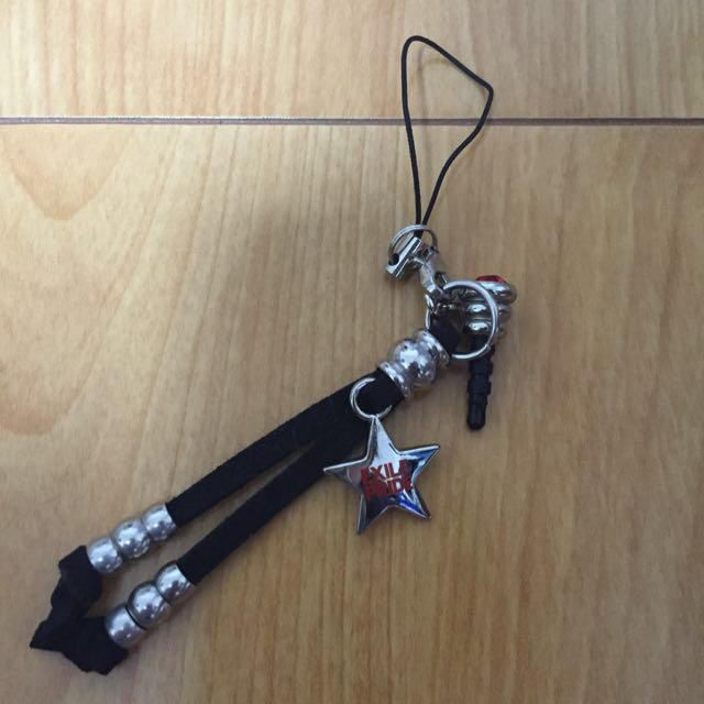 24karats(トゥエンティーフォーカラッツ)のEXILE PRIDE イヤホンジャック スマホ/家電/カメラのスマホアクセサリー(ストラップ/イヤホンジャック)の商品写真