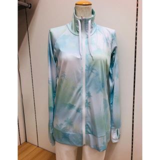 ベネトン(BENETTON)のラッシュガード(水着)