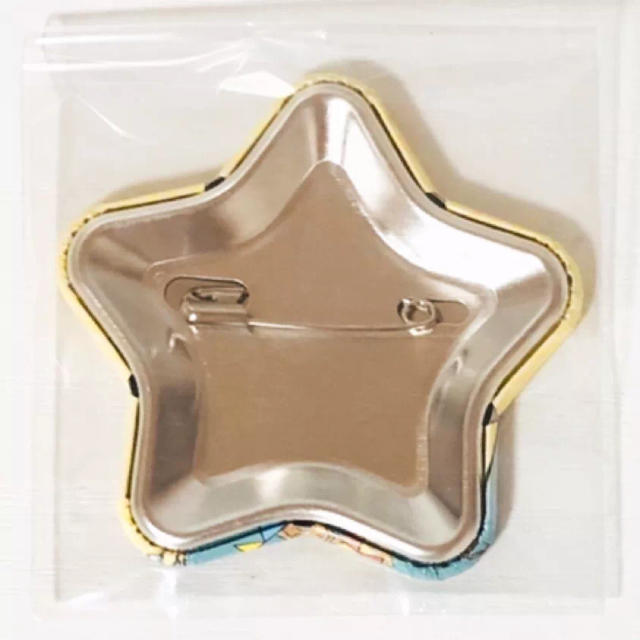 新品☆あんスタ☆Ra*bits【真白友也】アニカフェ☆星型缶バッジ 新品☆あんスタ☆Ra*bits【真白友也】アニカフェ☆星型缶バッジ