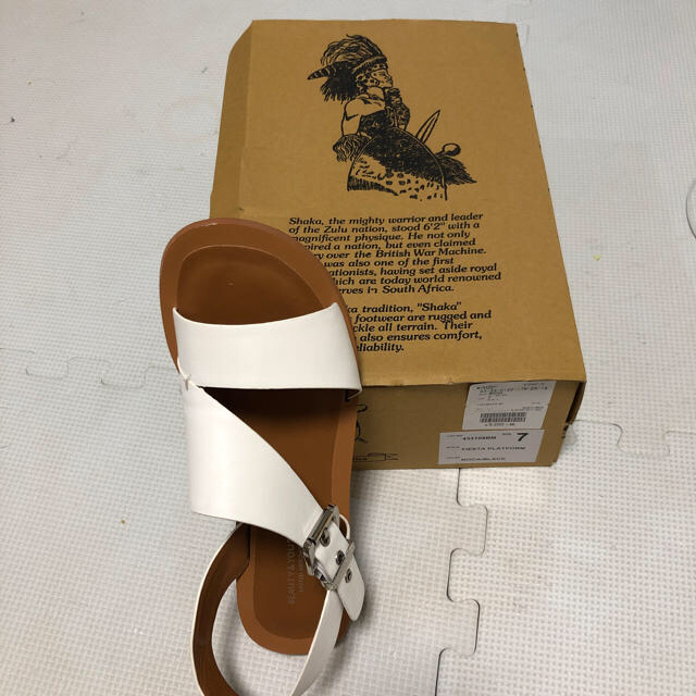 BEAUTY&YOUTH UNITED ARROWS(ビューティアンドユースユナイテッドアローズ)の美品！ビューティ＆ユース ホワイト サンダル レディースの靴/シューズ(サンダル)の商品写真