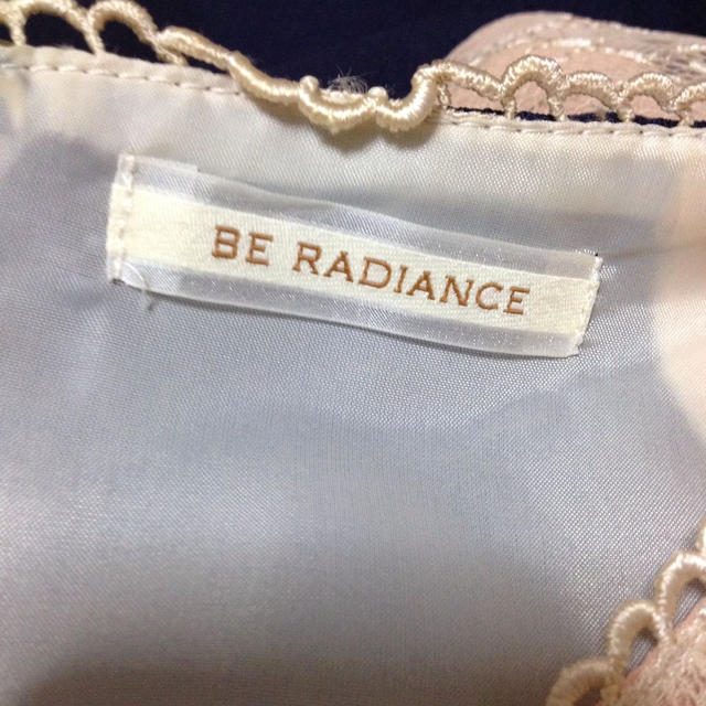 BE RADIANCE(ビーラディエンス)のワンピース レディースのワンピース(ひざ丈ワンピース)の商品写真