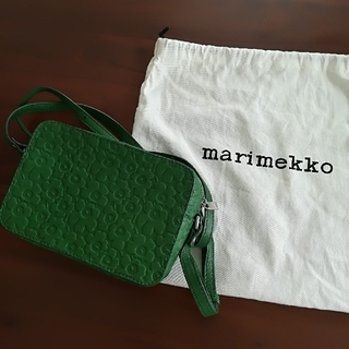 マリメッコ(marimekko)のマリメッコ　ウニッコ柄　型押しショルダーバッグ(ショルダーバッグ)