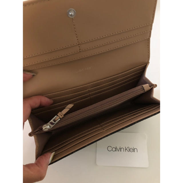 ★新品未使用 カードがたくさん入る Calvin Klein 女性用財布