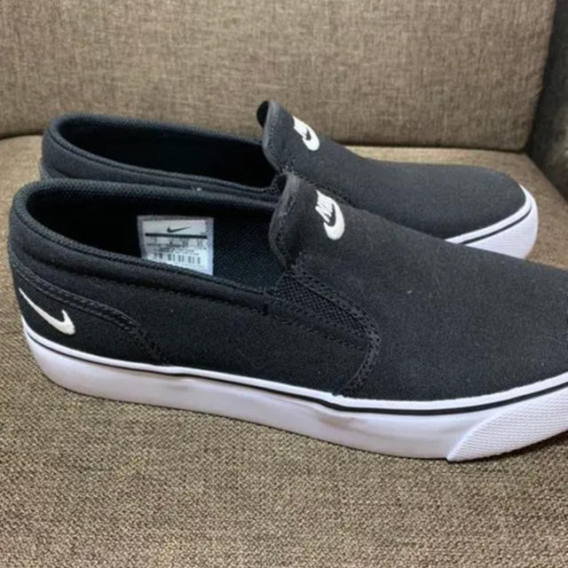 NIKE(ナイキ)のNIKE TOKI SLIP CANVAS 25cm レディースの靴/シューズ(スニーカー)の商品写真