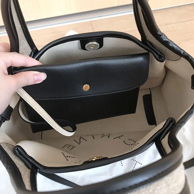 Stella McCartney(ステラマッカートニー)のあず様✩専用 ステラマッカートニー✩ショルダーバッグ ベージュ レディースのバッグ(ショルダーバッグ)の商品写真