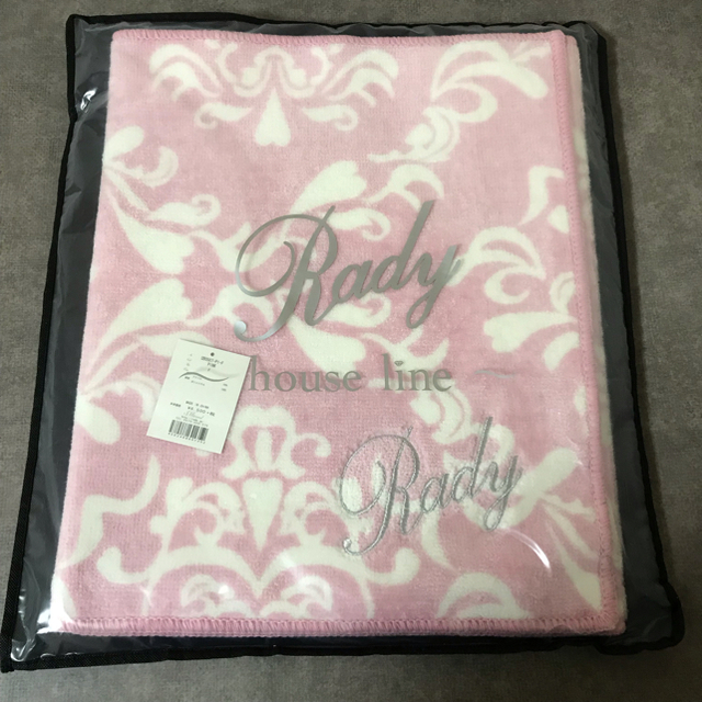 Rady - Rady♡ハートダマスクマルチマットの通販 by ケムリ's shop ...