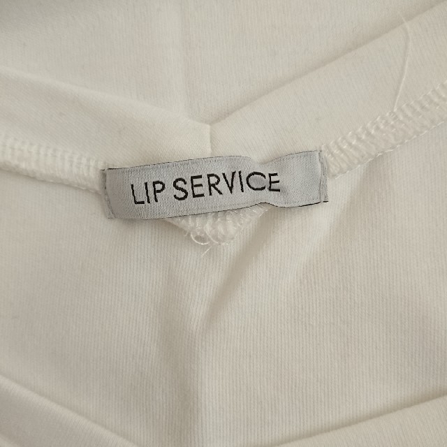 LIP SERVICE(リップサービス)の１回のみ着用★リップサービス★ロゴＶネックＴシャツ ホワイト/Ｆ 送料込 レディースのトップス(Tシャツ(半袖/袖なし))の商品写真