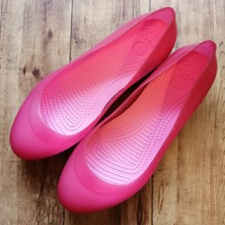 クロックス(crocs)の【専用です】CROCS　パンプス　フラットシューズ(バレエシューズ)