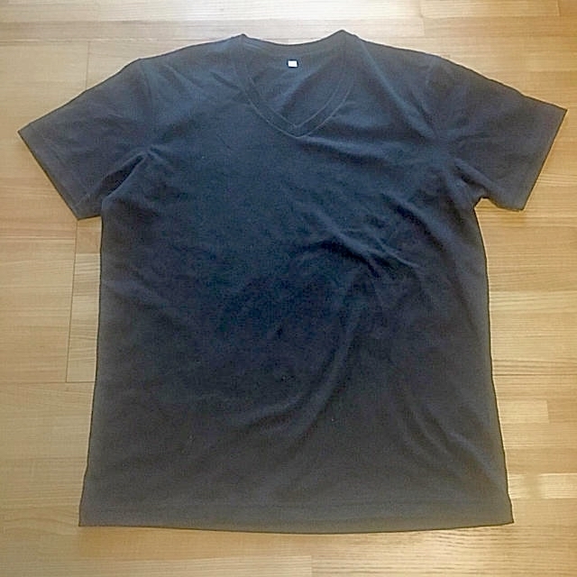 AEON(イオン)のVネック Tシャツ レディースのトップス(Tシャツ(半袖/袖なし))の商品写真