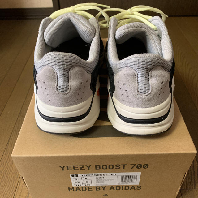 adidas(アディダス)のアディダス イージーブースト700 yeezy boost700  メンズの靴/シューズ(スニーカー)の商品写真