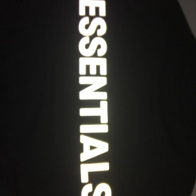 FEAR OF GOD(フィアオブゴッド)の最新作★FOG ESSENTIALS★L/S Boxy T-Shirt 黒［L］ メンズのトップス(Tシャツ/カットソー(七分/長袖))の商品写真