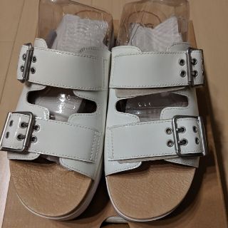 アグ(UGG)のY.Z様専用 UGG サンダル ホワイト 37(サンダル)