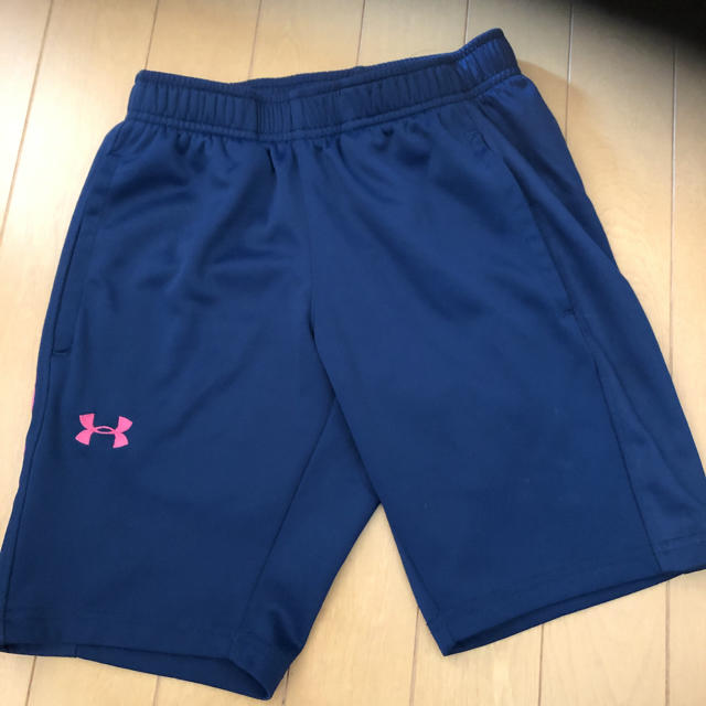 UNDER ARMOUR(アンダーアーマー)のハーフパンツ アンダーアーマー 女の子 140 短パン ジャージ キッズ/ベビー/マタニティのキッズ服女の子用(90cm~)(パンツ/スパッツ)の商品写真