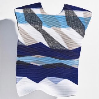 イッセイミヤケ(ISSEY MIYAKE)の新品 2019SS  me イッセイミヤケ プリーツ トップス (カットソー(半袖/袖なし))