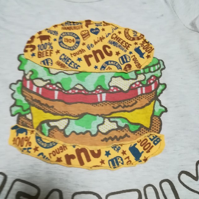 rough(ラフ)のrough  ハンバーガー柄　Tシャツ レディースのトップス(Tシャツ(半袖/袖なし))の商品写真