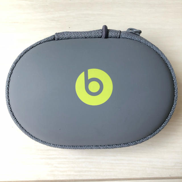 Beats by Dr Dre(ビーツバイドクタードレ)のPower beats2 wireless 純正ケース& 純正USB充電コード スマホ/家電/カメラのオーディオ機器(その他)の商品写真