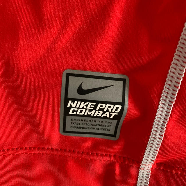 NIKE(ナイキ)のナイキ アンダーウェア 赤 レッド DRI-FIT Mサイズ スポーツ/アウトドアのトレーニング/エクササイズ(トレーニング用品)の商品写真