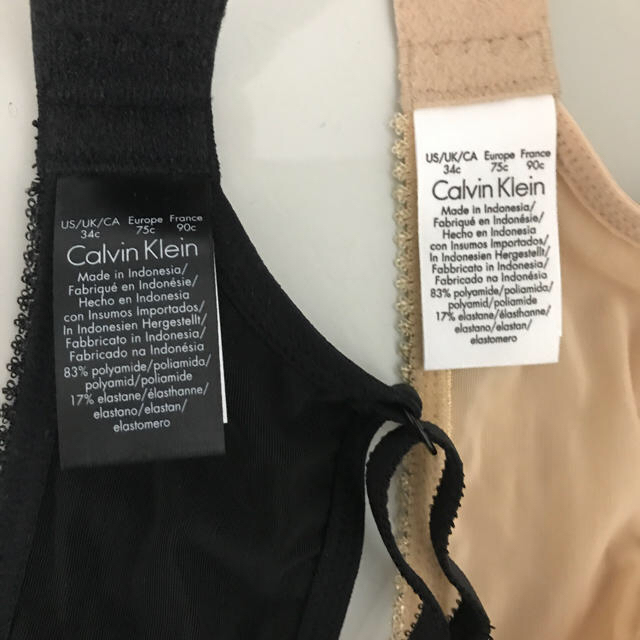 Calvin Klein(カルバンクライン)の2枚セット C75 ★ カルバンクライン Tシャツブラ 34C 黒 ベージュ レディースの下着/アンダーウェア(ブラ)の商品写真