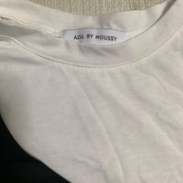 AZUL by moussy(アズールバイマウジー)のアズールバイマウジー デザインTシャツ レディースのトップス(Tシャツ(半袖/袖なし))の商品写真