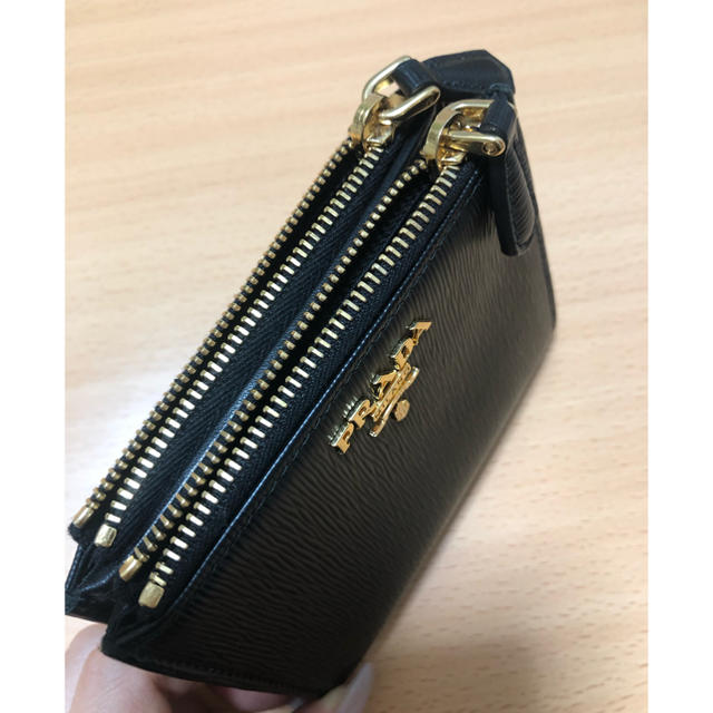 PRADA レザー財布