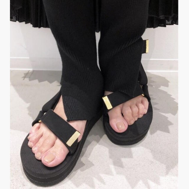 L'Appartement DEUXIEME CLASSE(アパルトモンドゥーズィエムクラス)の新品⭐️アパルトモン／SUICOKE Strap Sandal／スイコック／25 レディースの靴/シューズ(サンダル)の商品写真