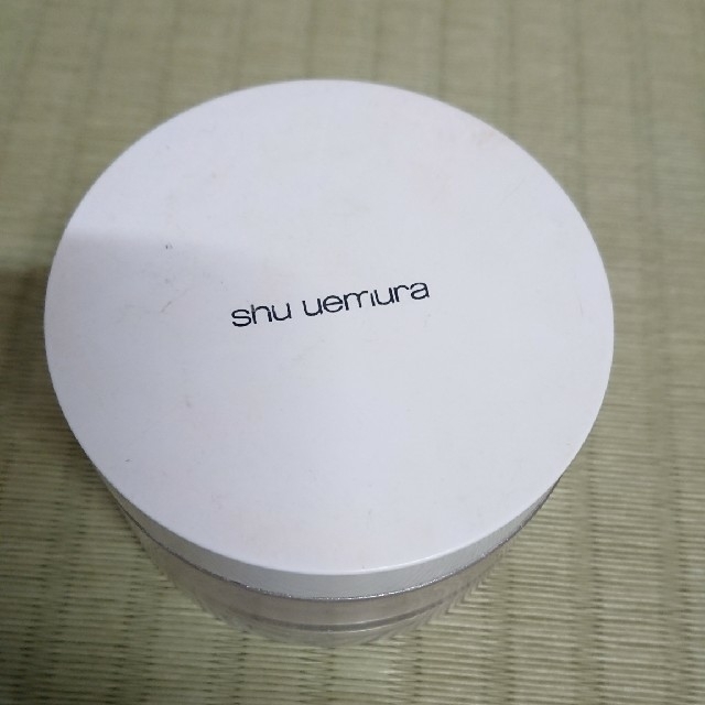 shu uemura(シュウウエムラ)のシュウウエムラフェイスパウダー コスメ/美容のベースメイク/化粧品(フェイスパウダー)の商品写真