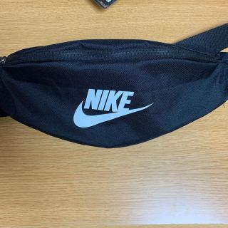 ナイキ(NIKE)のNIKE ボディバッグ(ボディーバッグ)