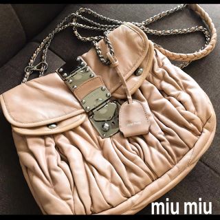 ミュウミュウ(miumiu)の★美品本物★miumiuマテラッセ2wayバッグ(ハンドバッグ)