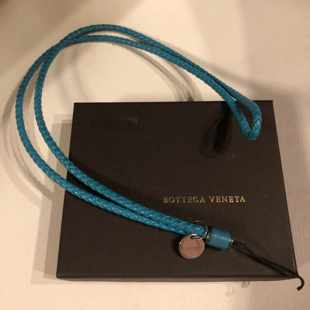 Bottega Veneta(ボッテガヴェネタ)のBOTTEGA VENETA ストラップ スマホ/家電/カメラのスマホアクセサリー(ストラップ/イヤホンジャック)の商品写真