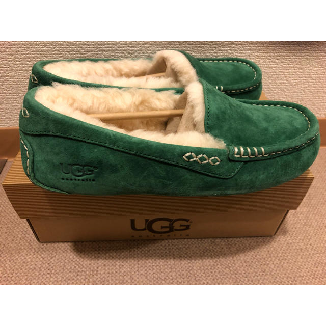 UGG(アグ)のUGG グリーン 新品 レディースの靴/シューズ(スリッポン/モカシン)の商品写真