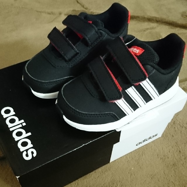 adidas(アディダス)の新品 14cm adidas アディダス マジックテープ スニーカー キッズ/ベビー/マタニティのベビー靴/シューズ(~14cm)(スニーカー)の商品写真