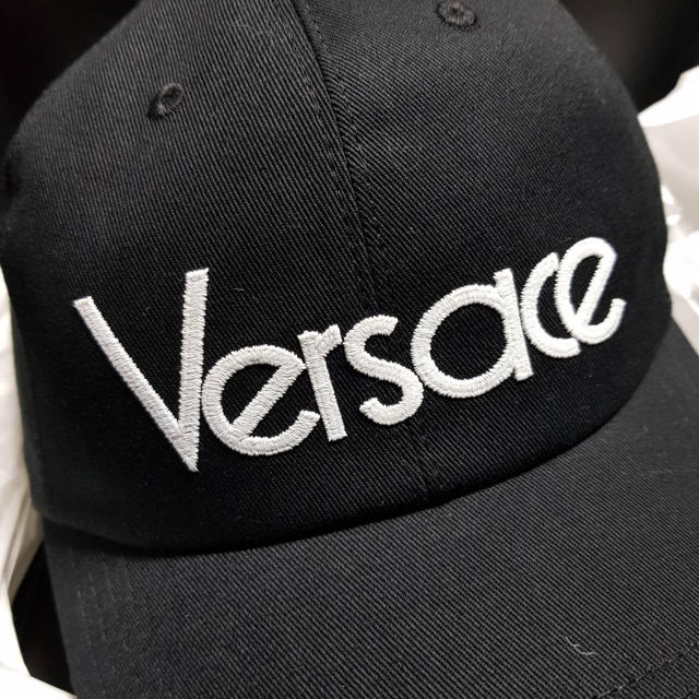 VERSACE(ヴェルサーチ)の[正規品][新品] 19年新作 VERSACE ロゴキャップ メンズの帽子(キャップ)の商品写真