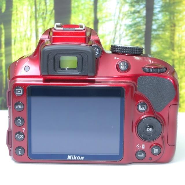 Nikon(ニコン)の軽くてコロンと可愛い一眼レフ☆ニコン D3300♪希少なレッド☆ スマホ/家電/カメラのカメラ(デジタル一眼)の商品写真