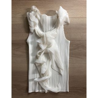 プリーツプリーズイッセイミヤケ(PLEATS PLEASE ISSEY MIYAKE)のプリーツプリーズ イッセイミヤケ チュールスカーフ付きトップス(カットソー(半袖/袖なし))