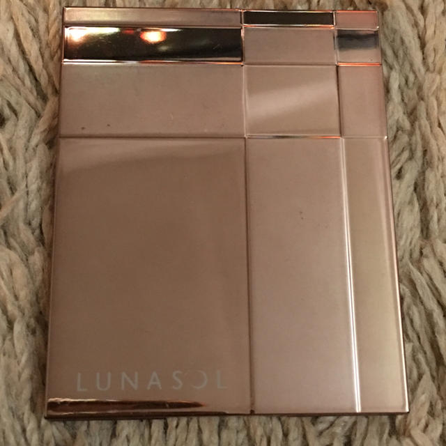 LUNASOL(ルナソル)のルナソルアイシャドウ コスメ/美容のベースメイク/化粧品(アイシャドウ)の商品写真