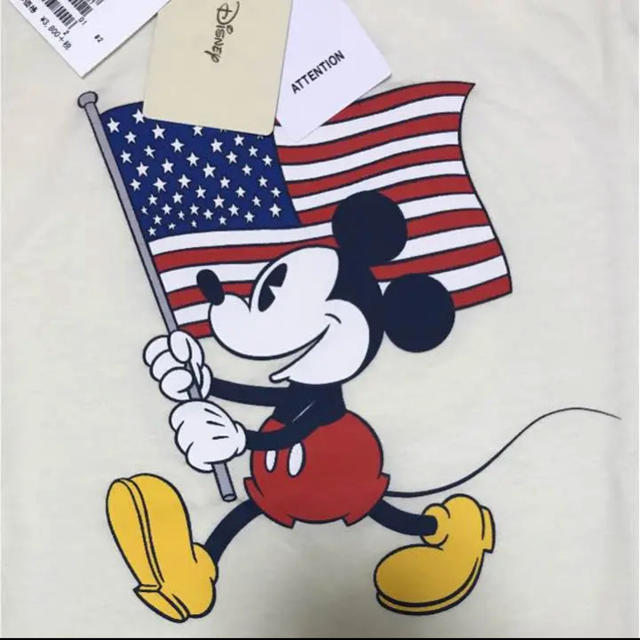 Disney(ディズニー)のTシャツ ディズニー ミッキー 新品 レディースのトップス(Tシャツ(半袖/袖なし))の商品写真