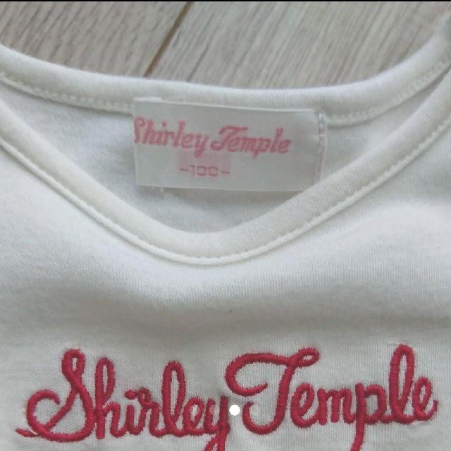 Shirley Temple(シャーリーテンプル)のシャーリーテンプル　Tシャツ　100サイズ キッズ/ベビー/マタニティのキッズ服女の子用(90cm~)(Tシャツ/カットソー)の商品写真