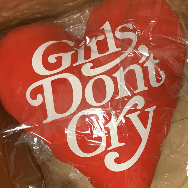 girls don't cry クッション girls don't cry クッション