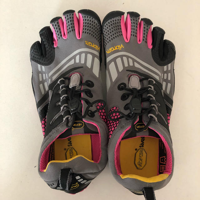 vibram(ビブラム)のVibram FiveFingers/W38(23.8cm) レディースの靴/シューズ(スニーカー)の商品写真