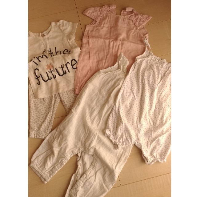 babyGAP(ベビーギャップ)のりりっく様専用☆1枚150円！女の子　70サイズ相当まとめ売り キッズ/ベビー/マタニティのベビー服(~85cm)(ロンパース)の商品写真