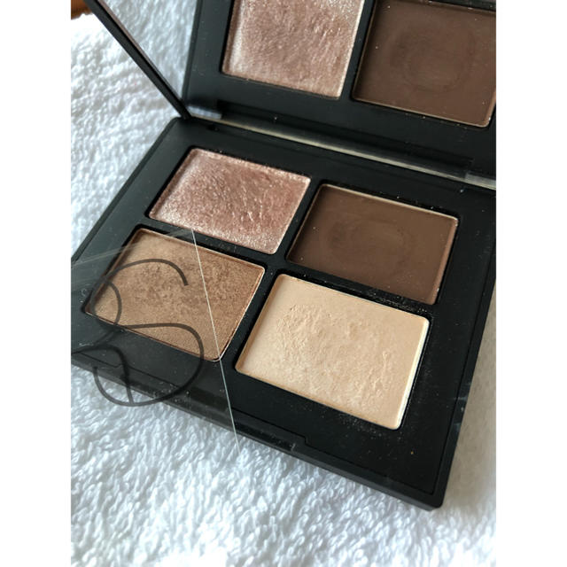 NARS(ナーズ)のぴぴさま専用♡NARS クワッドアイシャドー 3970 コスメ/美容のベースメイク/化粧品(アイシャドウ)の商品写真