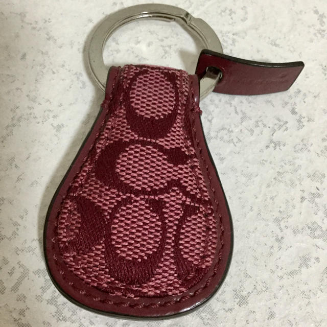 COACH(コーチ)のコーチ キーリング キーホルダー シグネチャー 美品 レディースのファッション小物(キーホルダー)の商品写真