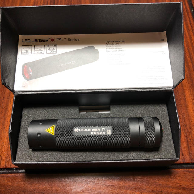 LEDLENSER(レッドレンザー)のレッドレンザー T2 懐中電灯 スポーツ/アウトドアのアウトドア(ライト/ランタン)の商品写真