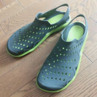 クロックス(crocs)のクロックス サンダルシューズ 【M8】約26cm グレー×グリーン(サンダル)