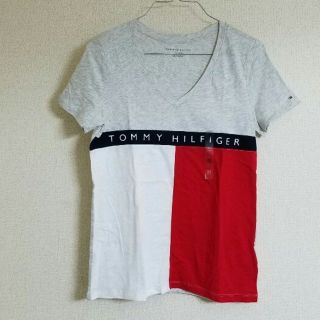 トミーヒルフィガー(TOMMY HILFIGER)のトミー　フラッグロゴ　レディース用　薄手　Tシャツ 　XSサイズ　新品未使用(Tシャツ(半袖/袖なし))